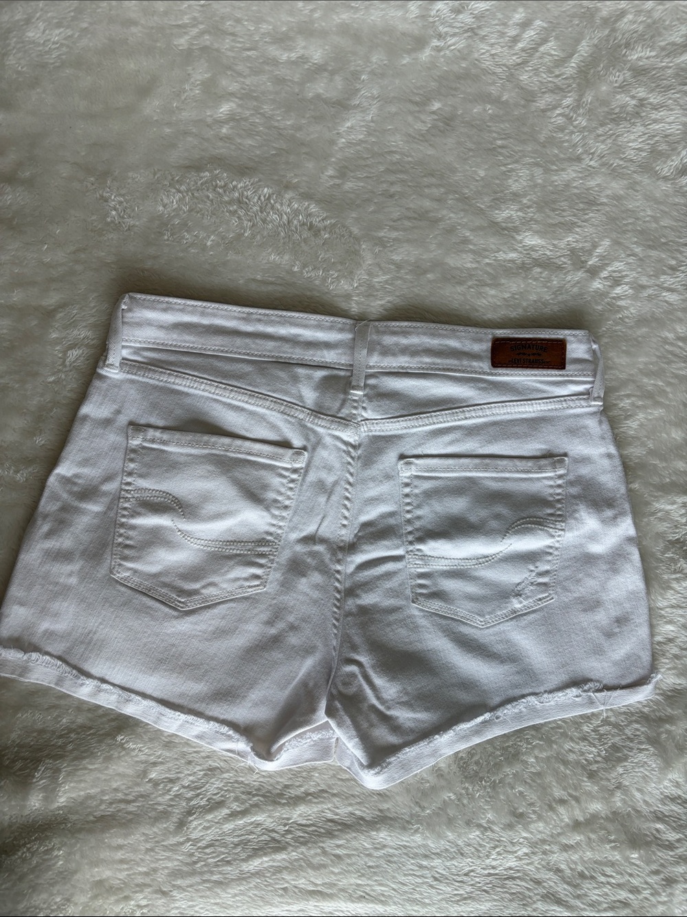 Signature by Levi Strauss High Rise Distressed Denim Shorts | Size 12 W31 - Picture 5 of 9